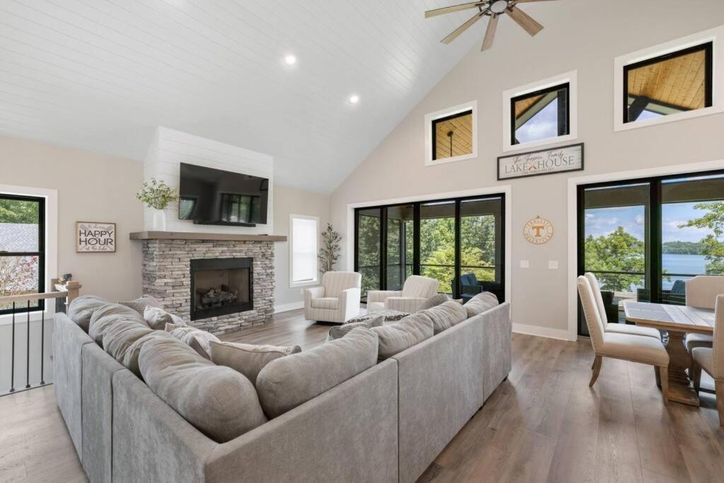 New Home, Dock, Kayaks, Game Room, Water Views Winchester Εξωτερικό φωτογραφία