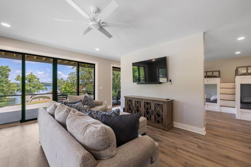 New Home, Dock, Kayaks, Game Room, Water Views Winchester Εξωτερικό φωτογραφία